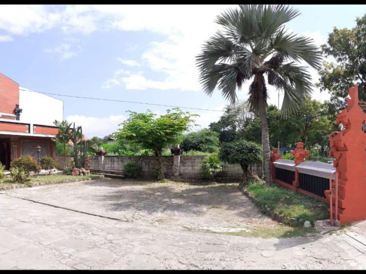 Bali Asri Pacitan Exterior photo